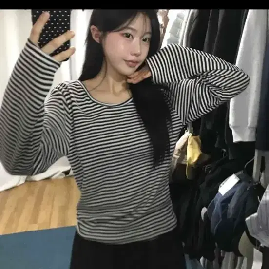 스트라이프 긴팔 티셔츠