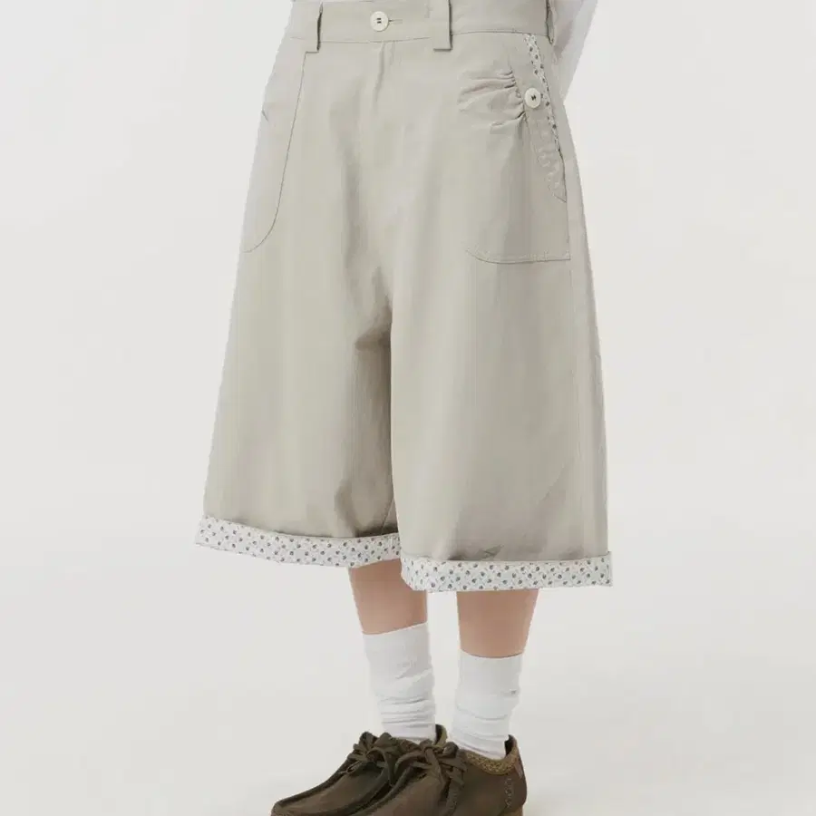 [오헤시오] SHIRRING POCKET BERMUDA PANTS