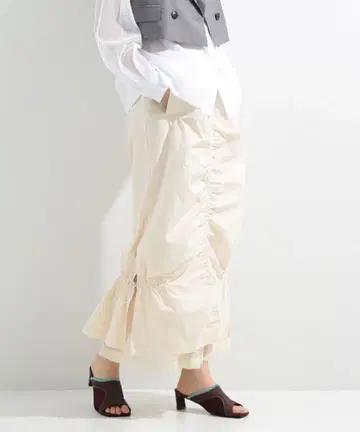Ray BEAMS 메쉬 레이어드 로스트 스커트 아이보리