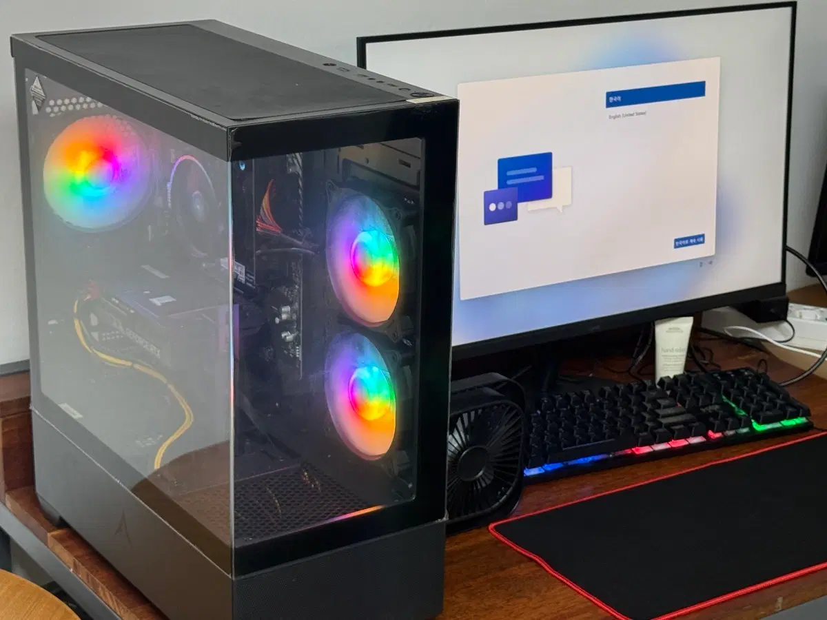 RGB 튜닝 컴퓨터 본체 팝니다 RTX5060