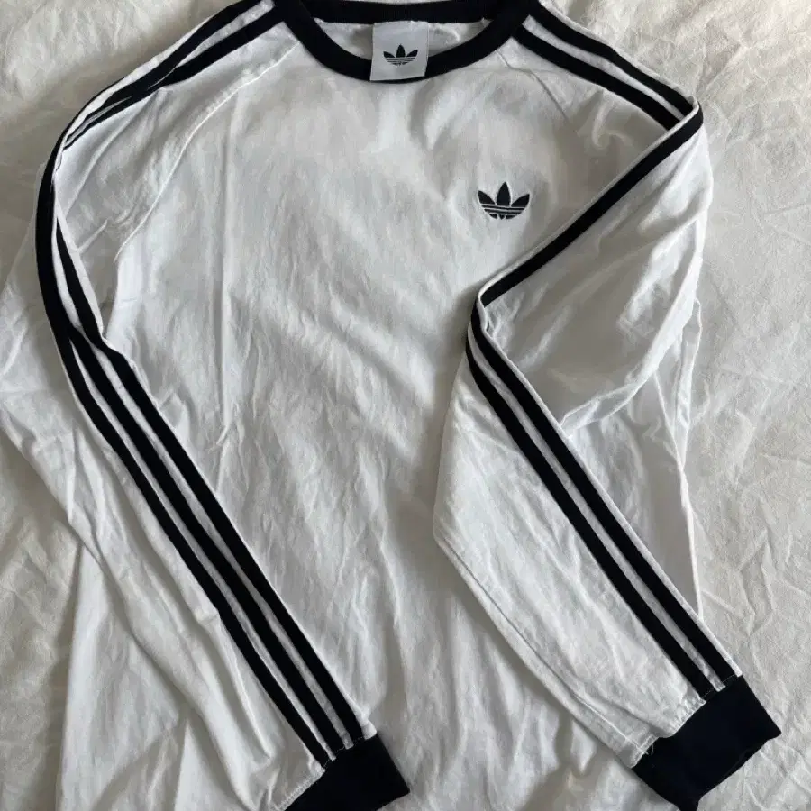 Adidas top