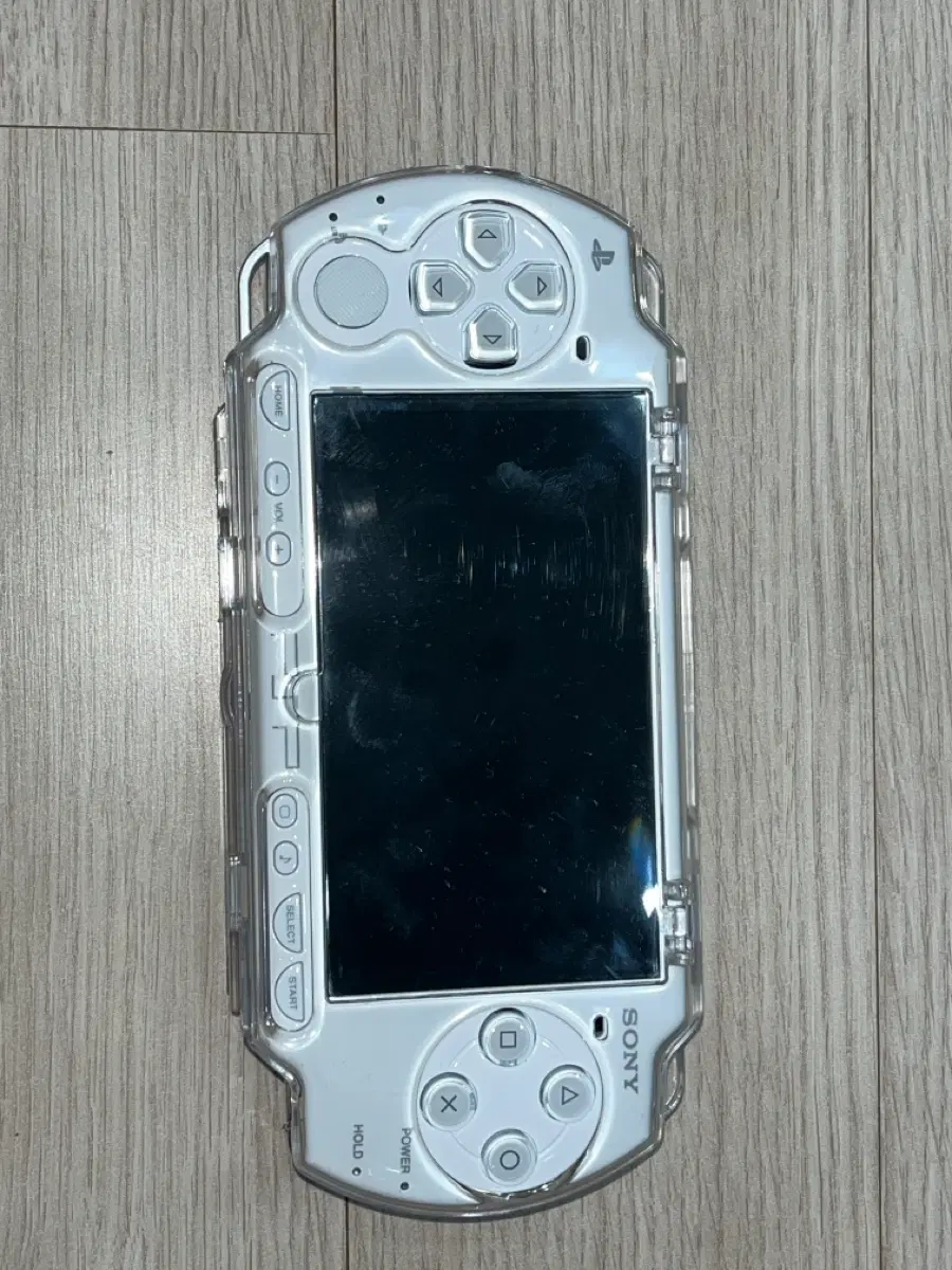 Psp 2000 화이트+투명 케이스+ 배터리+USB충전기+UMD 3장 판매합니다