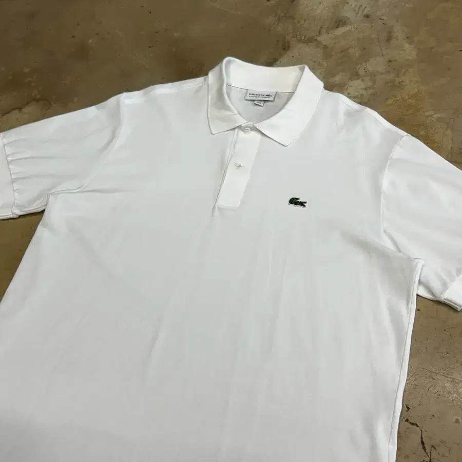 XL 라코스테 클래식 핏 화이트 카라 반팔티