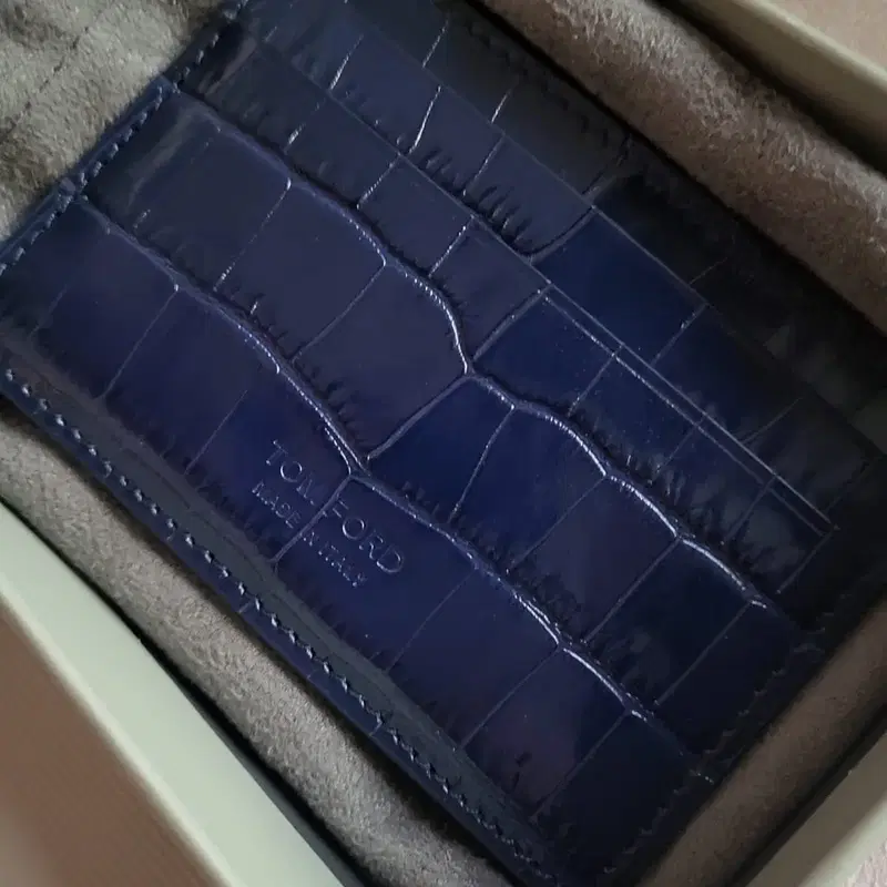 (새상품) 톰포드 공용 로고 각인 카드지갑