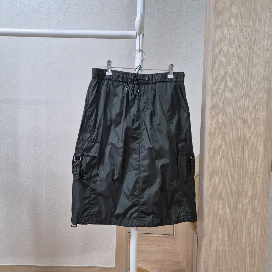 마루 카고 스커트 블랙
