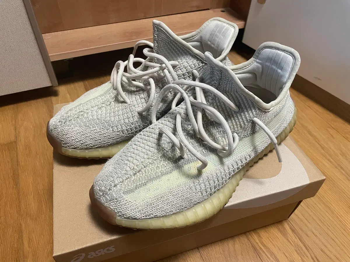 아디다스 이지부스트 350 V2 시트린 265