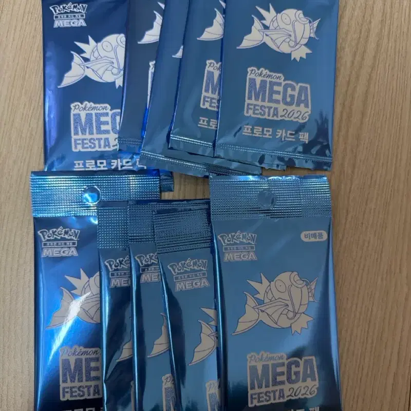 잉어킹 메가페스타 프로모 10장 일괄팝니다