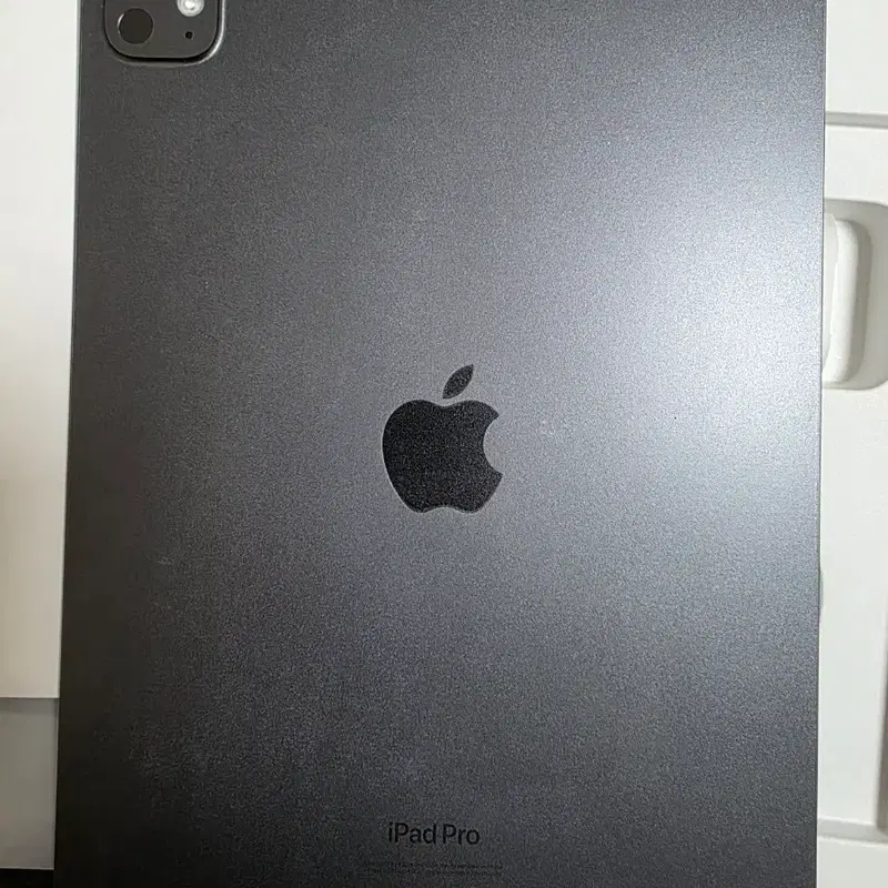 아이패드 프로 11인치 m4 셀룰러 256gb 블랙 (싸이클수 1회)