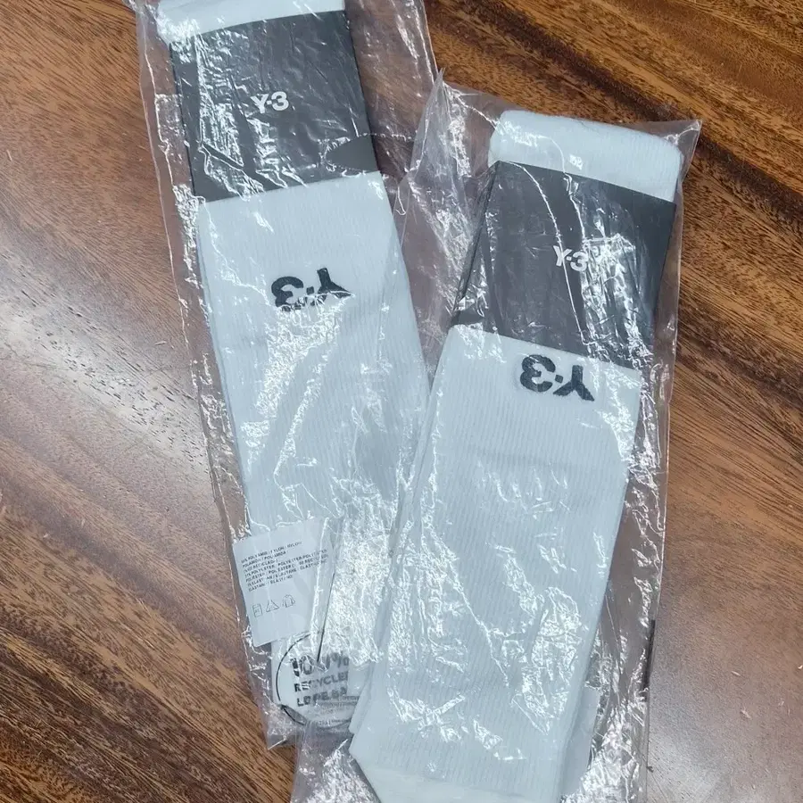 [새제품] Y-3 런닝 크루 삭스 (롱 양말)