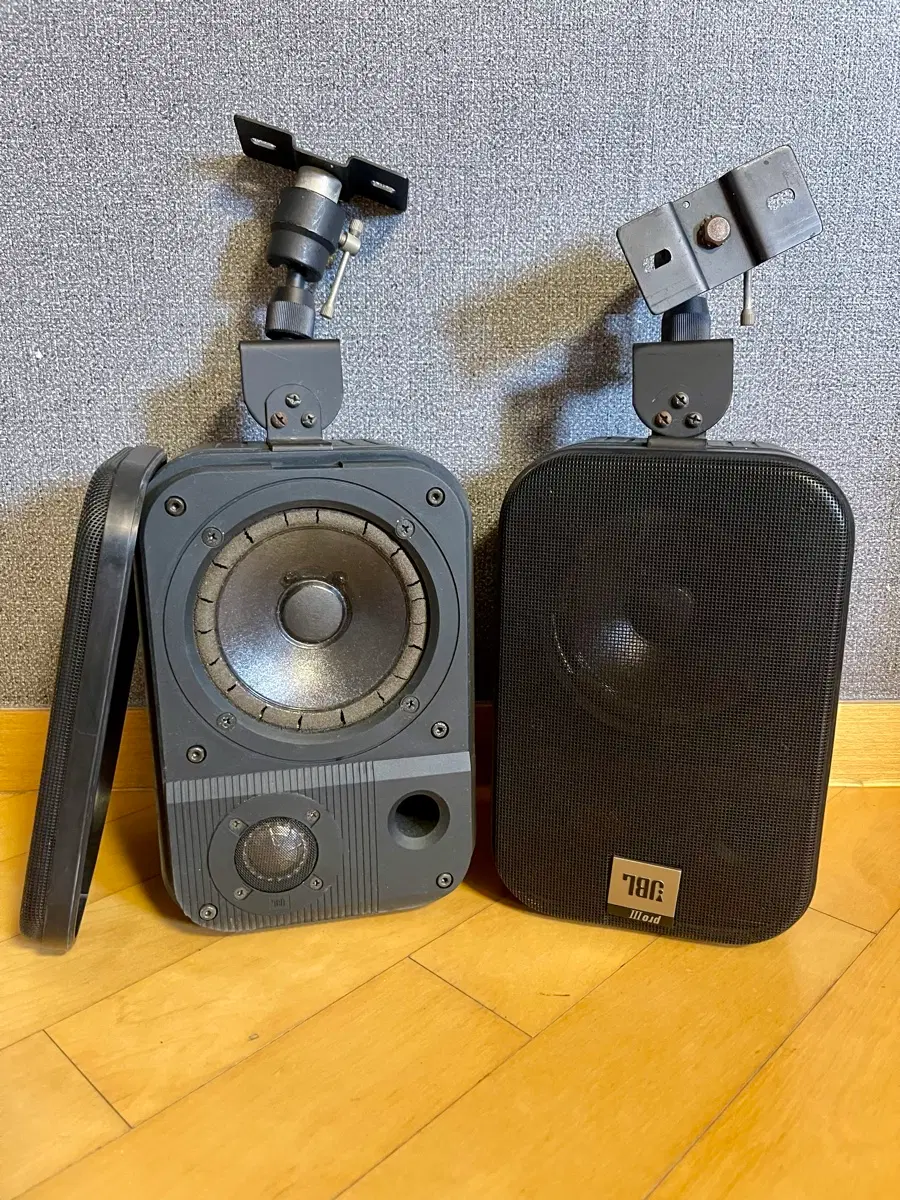 JBL 프로3 스피커
