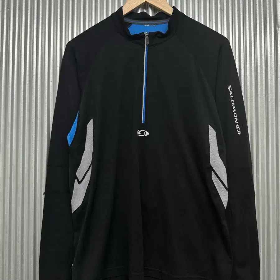 [105(XL)] 살로몬 블랙 하프집업 트레일 액티비티 긴팔 티셔츠