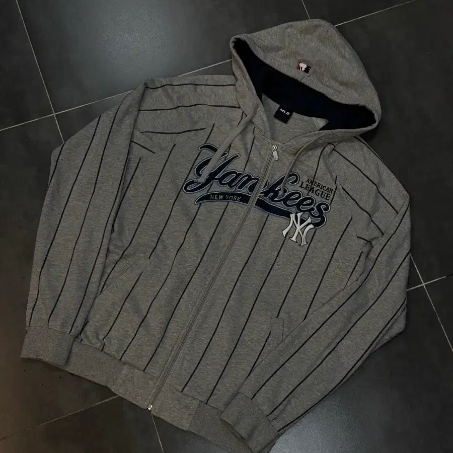 MLB 뉴욕 양키스 핀스트라이프 후드집업