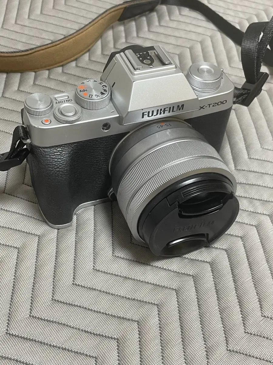 후지필름 xt200 팝니다(렌즈+바디)
