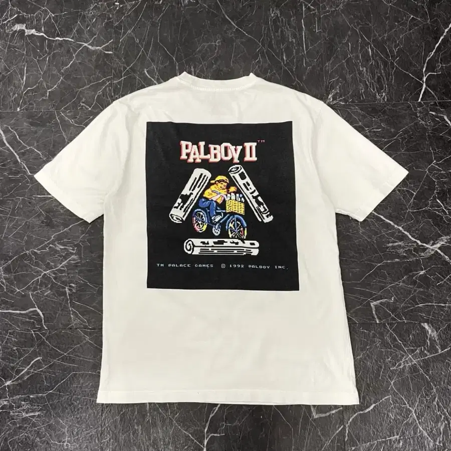 팔라스 PALBOYII 그래픽 반팔 화이트