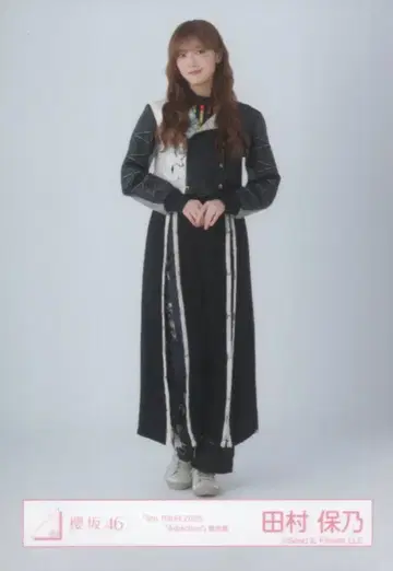 사쿠라자카46 2025년 10월 브로마이드 타무라 호노 [ 5th TOUR 2025 'Addiction' ] 블랙 의상 히키
