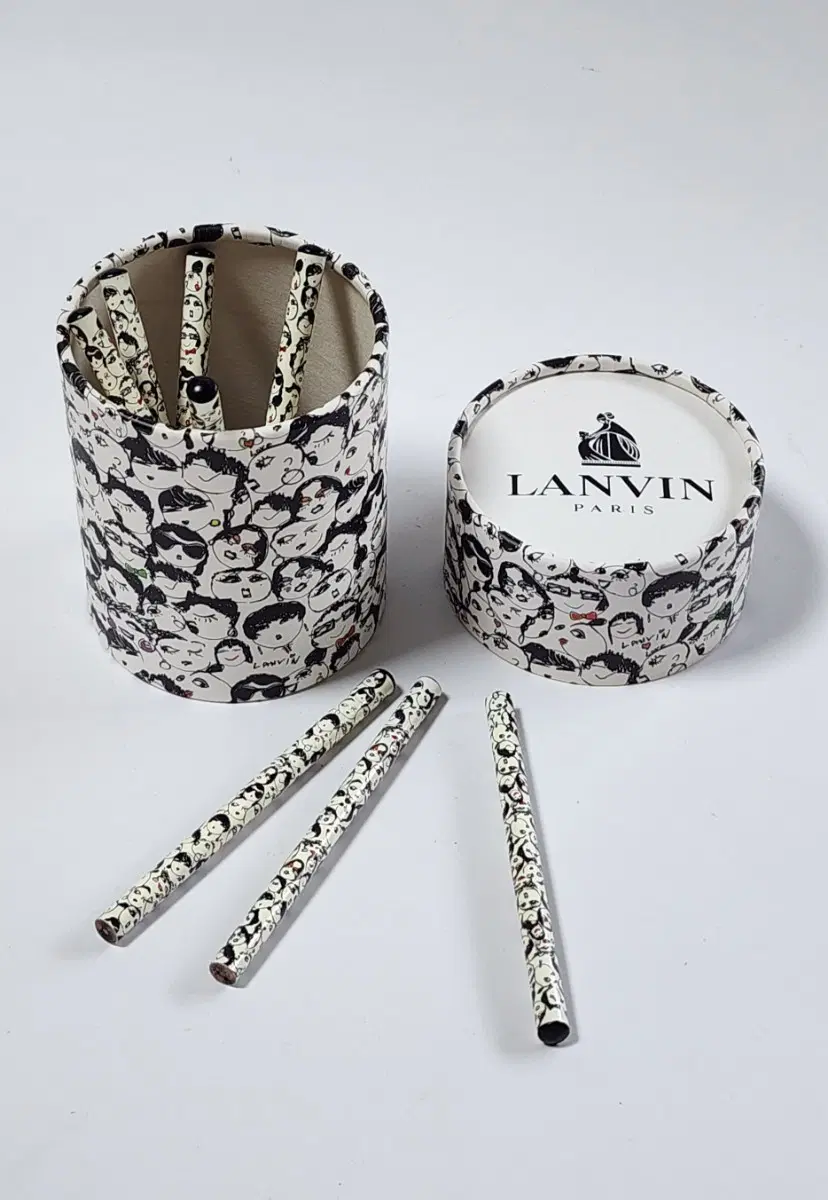 [희귀/한정판] 랑방(LANVIN) 알베르 엘바즈 일러스트 미니 연필 & 케이스 세트