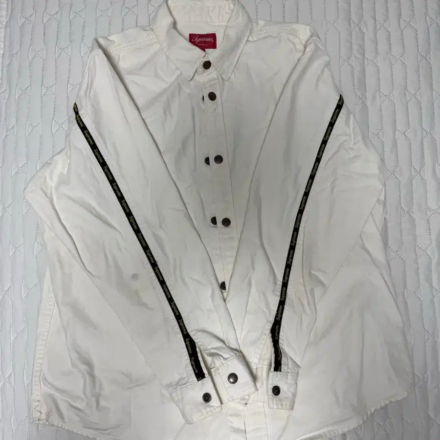슈프림 셔츠 (L SIZE)
