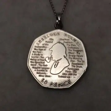 셜록 홈즈 영국 코인 목걸이 착용 OK
