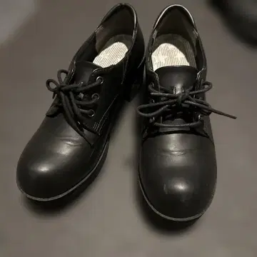 NUOVO 레이스업 통굽 신발 블랙