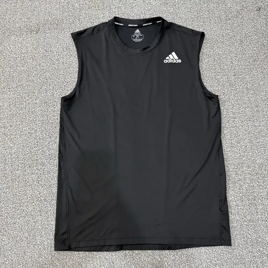 2XL 아디다스 테크핏 기능성 슬리브리스 나시 티셔츠