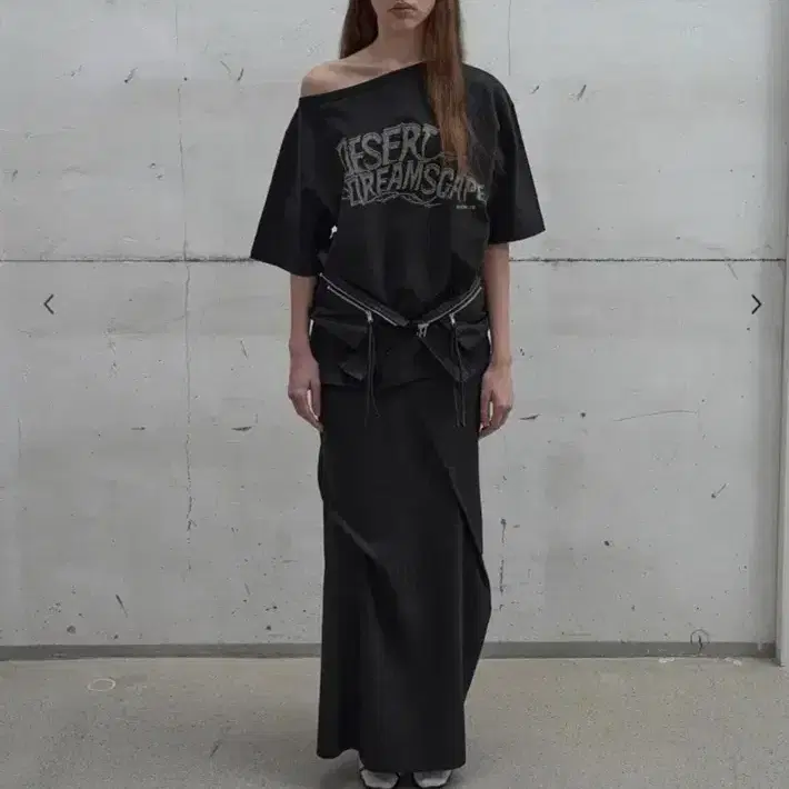 LCDC 오프숄더 티셔츠 블랙 OS