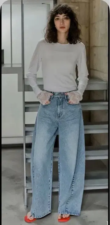 [ 새상품급 ] Re:EDIT 사이드 프린지 절개 비대칭 와이드 데님