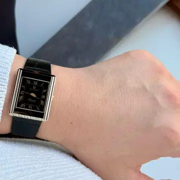 빈티지 WALTHAM 수동 와인딩 블랙 다이얼 탱크형 1980년대