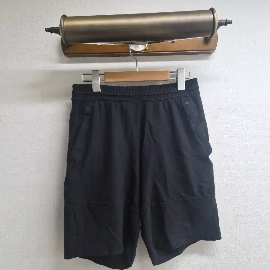 S) 나이키 테크팩 반바지 팝니다