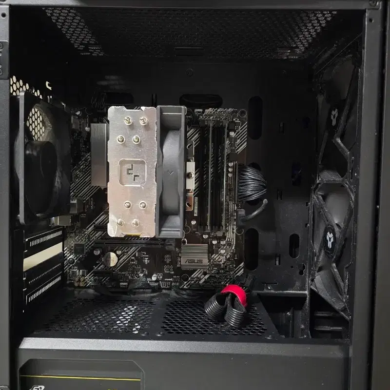 AMD 라이젠5 5600G 게이밍 PC 반본체 팝니다.