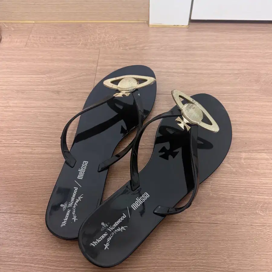 비비안웨스트우드 멜리사 쪼리