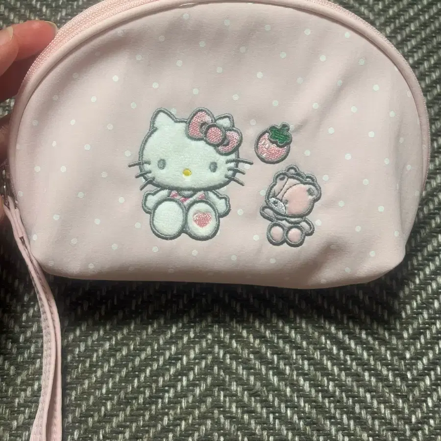 키티파우티 팝니다.
