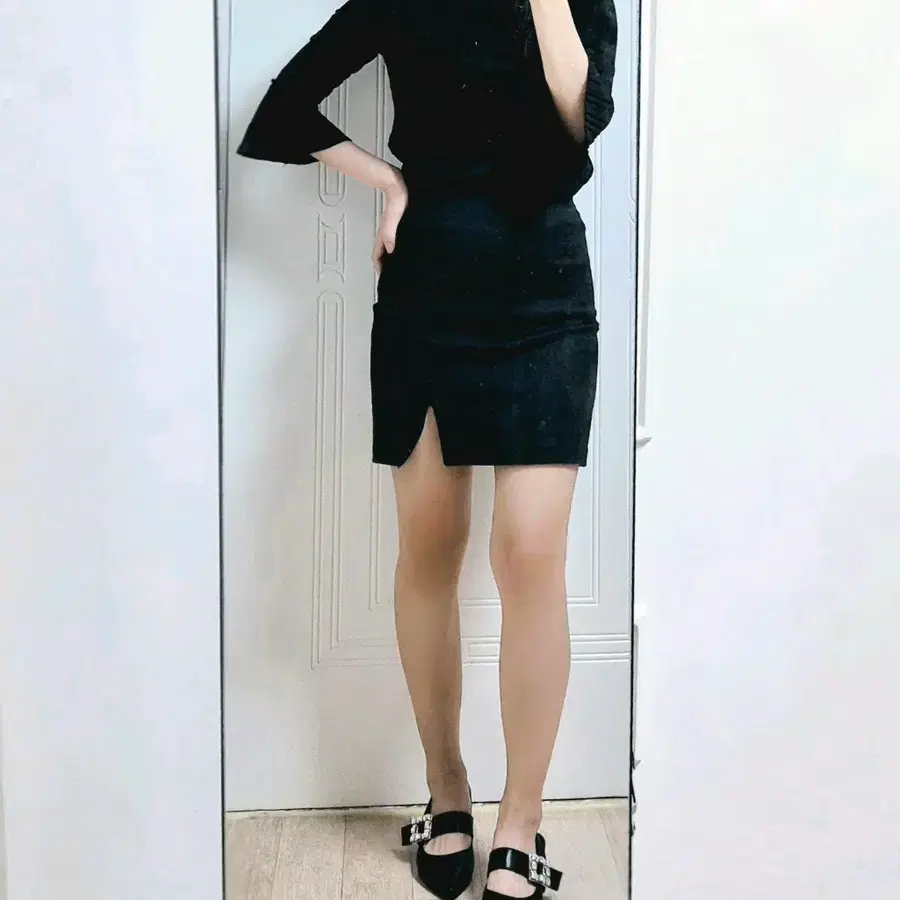 [새상품] 블랙 섹시 앞트임 옆지퍼 미니스커트