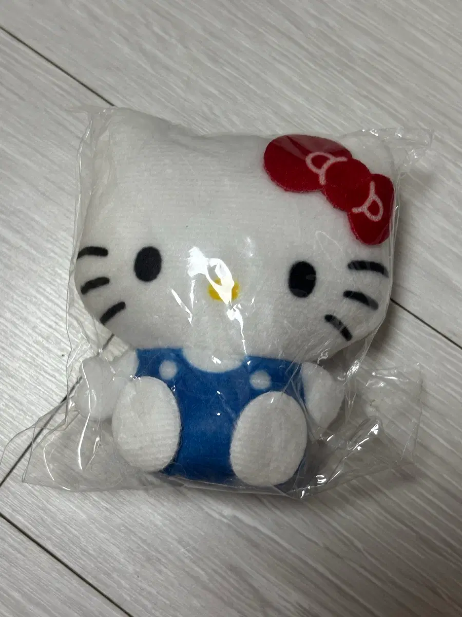 미니 키티 뱃지