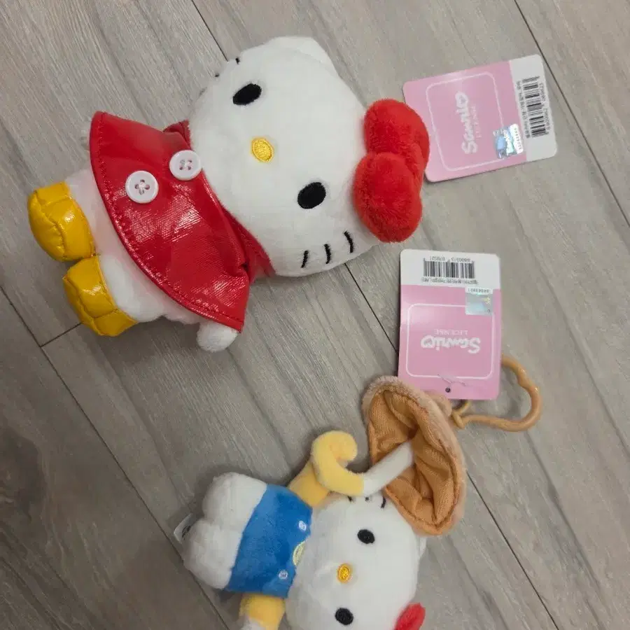 산리오 헬로키티 인형 키링 우비 레인