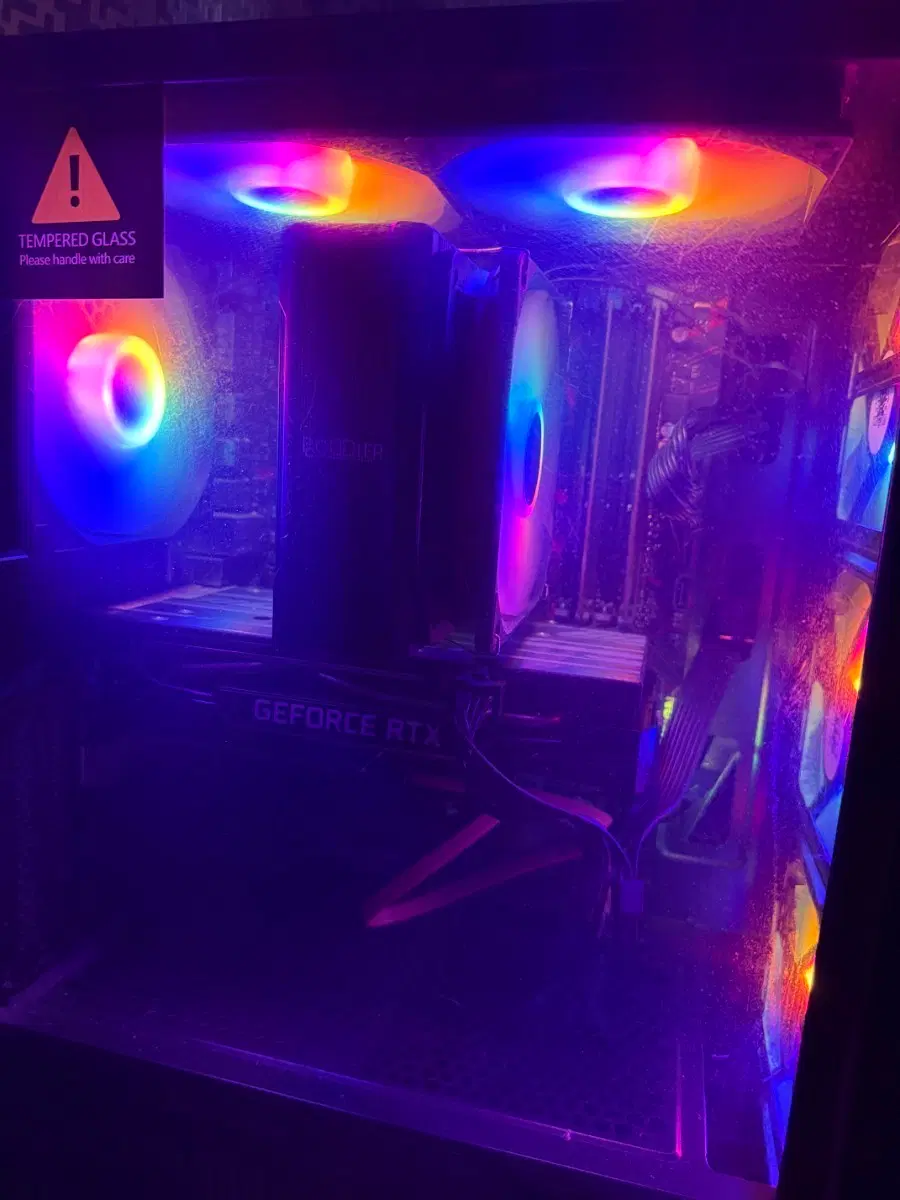 AMD 라이젠5 5600X RTX 2060 데스크톱이랑 모니터,마우스,헤드셋 등등 같이 팔아요!