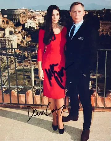 007 다니엘 크레이그 & 모니카 벨루치 친필 사인 사진 ik5