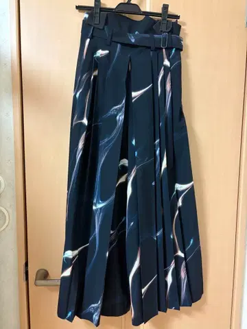 [2회 정도 착용] Hak Pleats Pants Neu dark size1