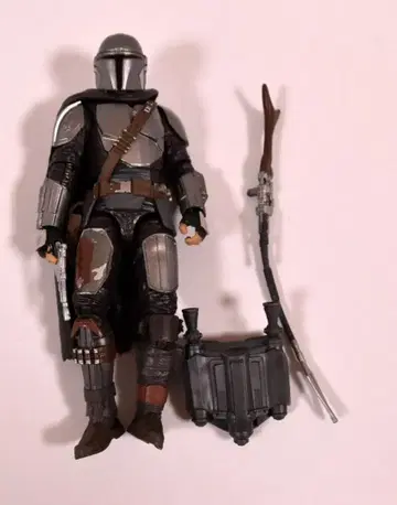HASBRO 더 블랙 더 만달로리안 (BESKAR ARMOR) 6인치