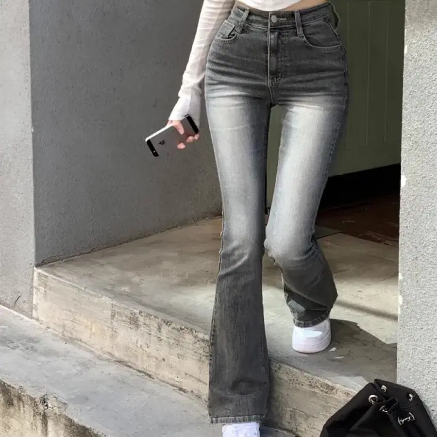 [only피팅] 자스민벨 자체제작 도버 바비 슬림 그레이 흑청 워싱 부츠컷팬츠