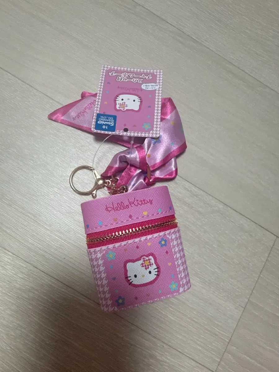 헬로키티 카오하나 에어팟케이스