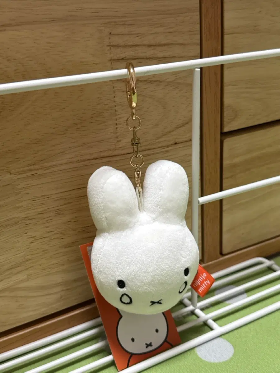 엉엉 울고있는 미피 인형키링 새상품