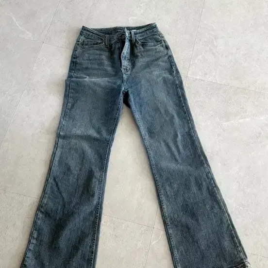 부츠컷 데님 청바지