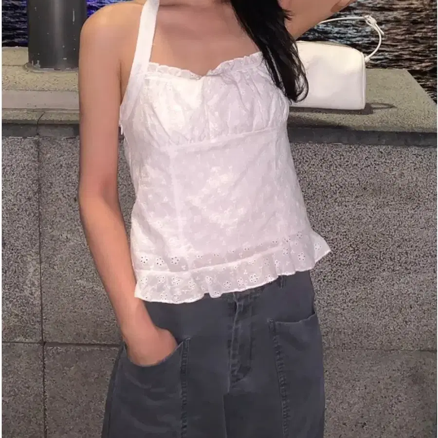 센느샵 누아누아 펀칭 홀터 탑