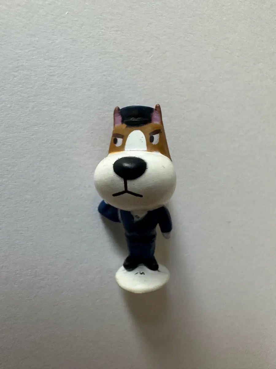 동물의숲 피규어 경찰