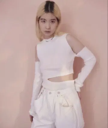 리브 니트 암커버 화이트 더 걸즈 소사이어티 화이트 슬리브리스 한국