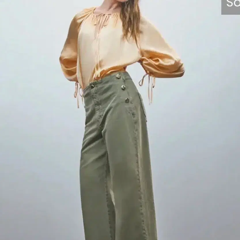 자라(Zara) 크롬 와이드 레그 버튼 진 EUR 34