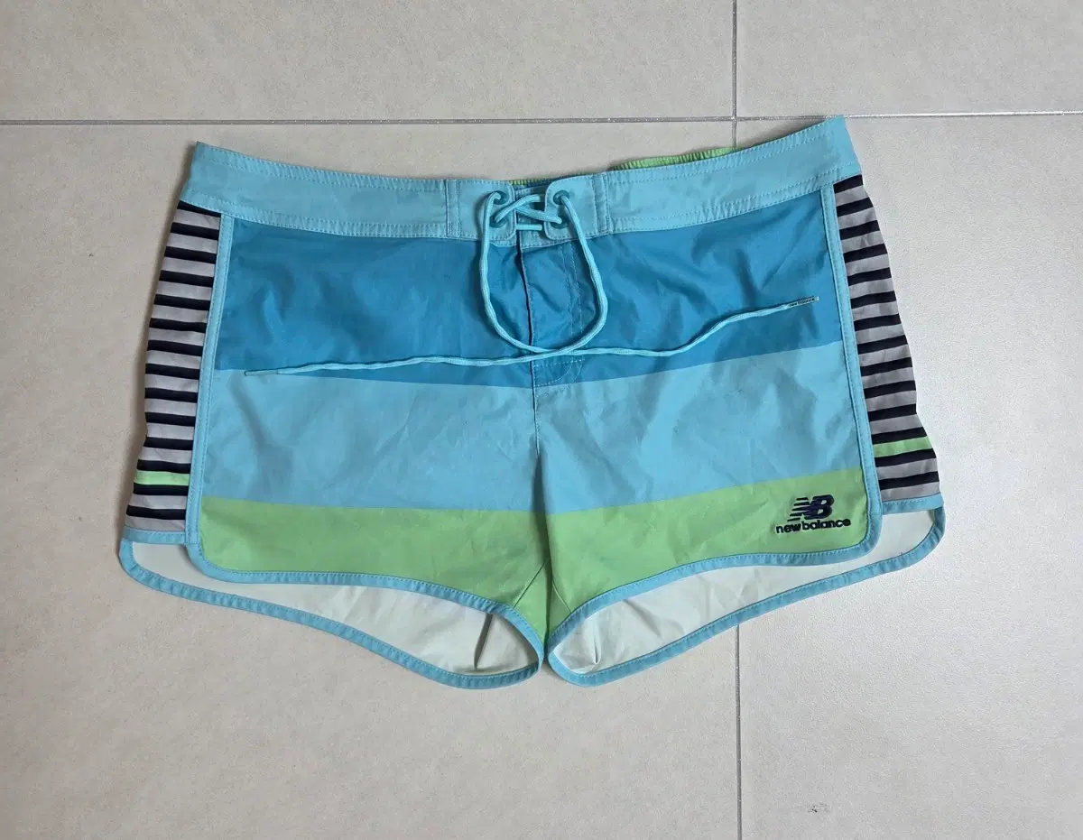 뉴발란스 남자 수영복 반바지 L