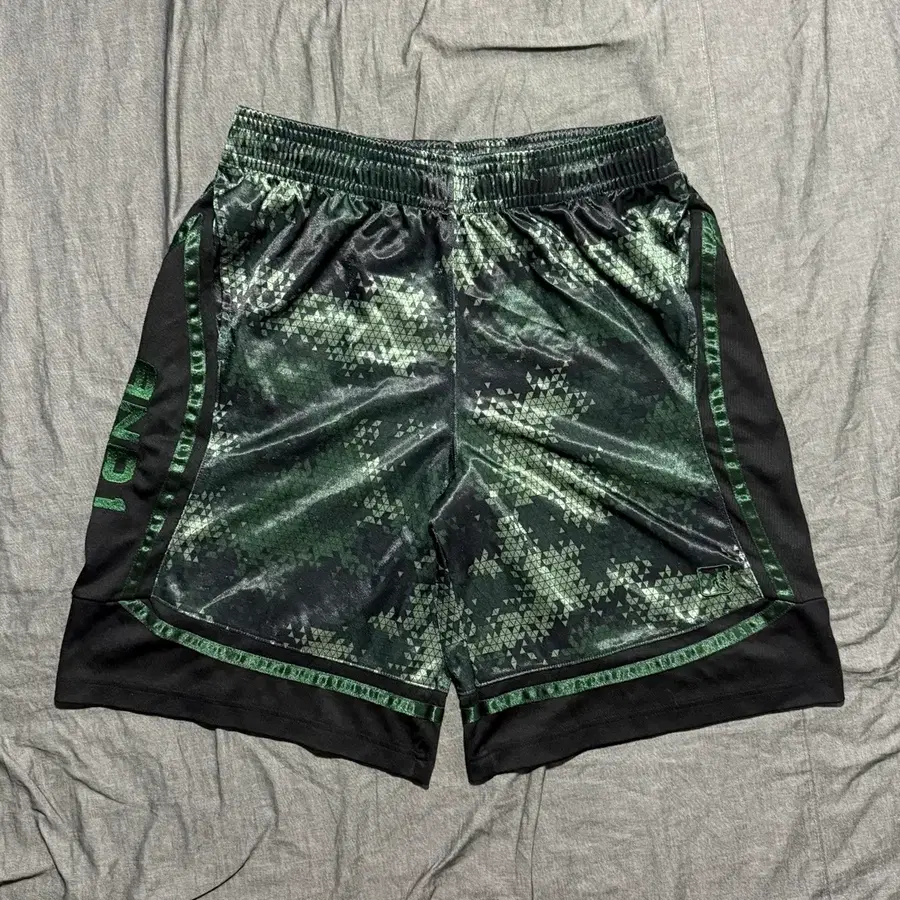 AND1 Active All Court Basketball Shorts Sz L