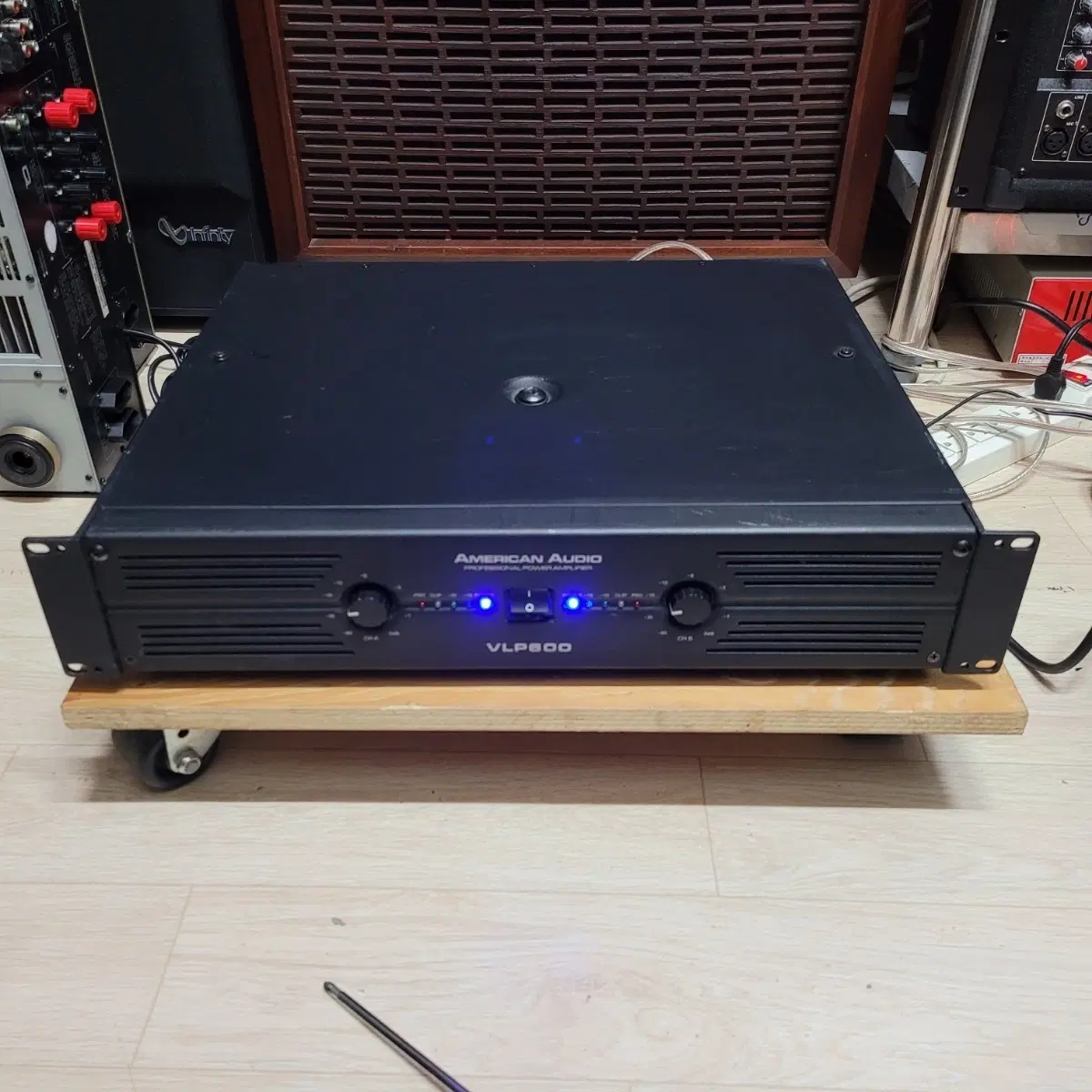 아메리칸 오디오 VLP 600 파워 엠프