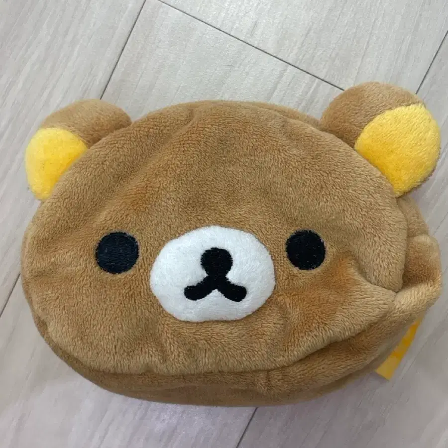 리락쿠마 얼굴 파우치